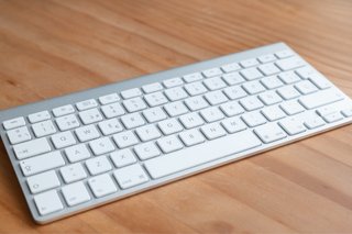 Teclado Inalámbrico Apple Plata/Blanco