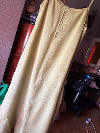 Vestido verde claro con capas