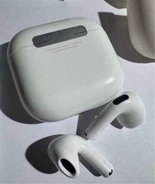 AirPods 4 (Como Nuevos) + Factura