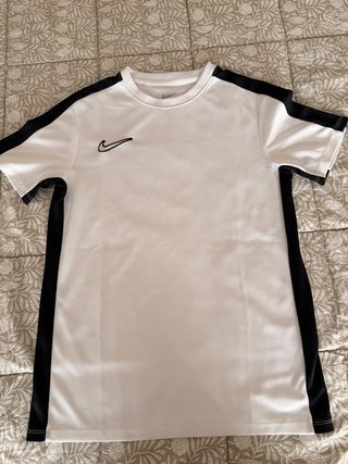 Camiseta Nike niño blanca y negra