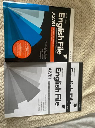 English File A2/b1 Student's Book And Workbook ...