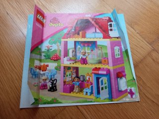 Casa Lego Duplo con figuras y gato