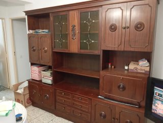 Mueble de salón madera y cristal