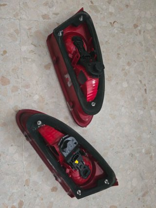 Pilotos Traseros León MK2