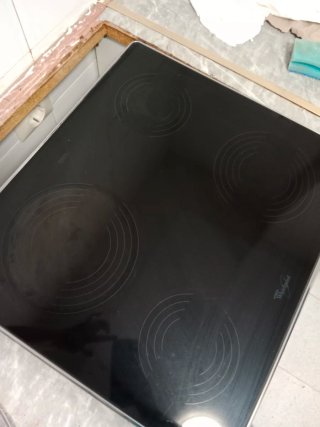 Vitrocerámica y horno Whirlpool