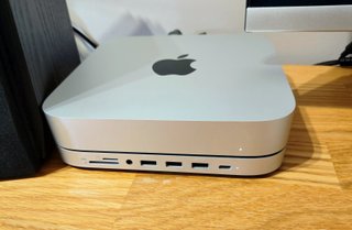 Mac Mini 2023 con Soporte Satechi