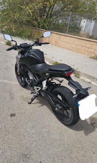 Honda CB125R Negra 2020