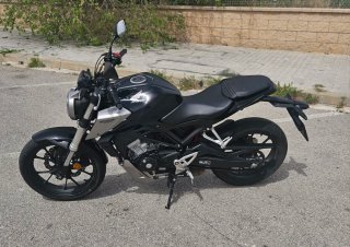 Honda CB125R Negra 2020