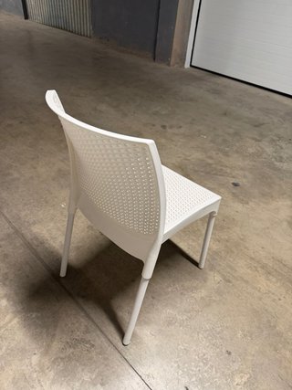 Sillas Ratán Plástico Blancas (25€) cada una en b