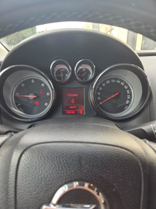Opel Astra 2010