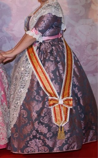 Traje de Fallera