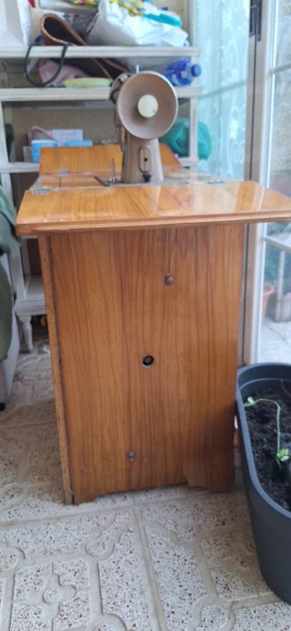Máquina de coser Singer antigua