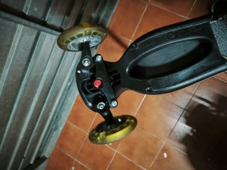 Patinete Globber 3 Ruedas Luces y Bloqueo