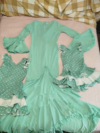 (LOTE)VESTIDOS DE FLAMENCAS CON ASESORIOS Y COMPLE