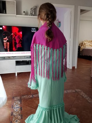 (LOTE)VESTIDOS DE FLAMENCAS CON ASESORIOS Y COMPLE