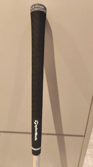 Hierro 4 Taylormade P790