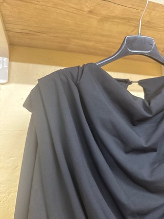 Nuovo vestito drappeggiato elegante nero