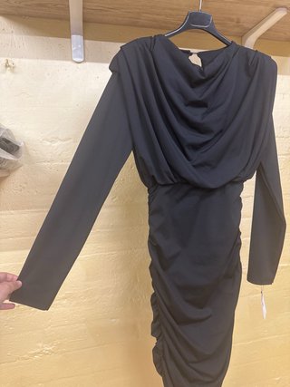 Nuovo vestito drappeggiato elegante nero