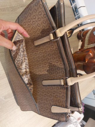 Precioso bolso GUESS