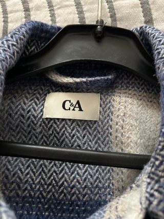 Chaqueta C&A cuadros azul y beige
