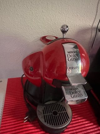 Cafetera Nescafé Dolce Gusto Roja