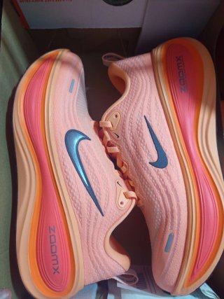Nike Vomero Plus Talla 40.5 Naranja