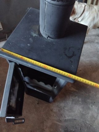 Estufa leña metal compacta