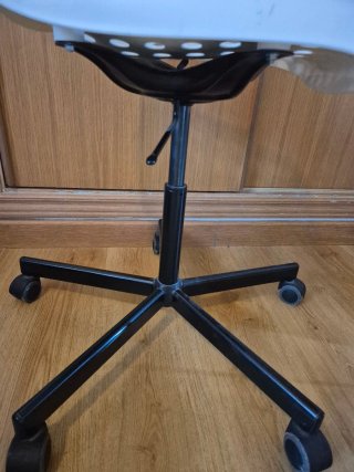 Silla de estudio con ruedas