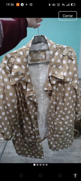 Blusa Beige con Lunares Blancos