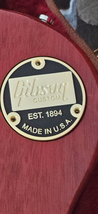 Gibson Custom Shop Placa Metálica Dorado/Negro.