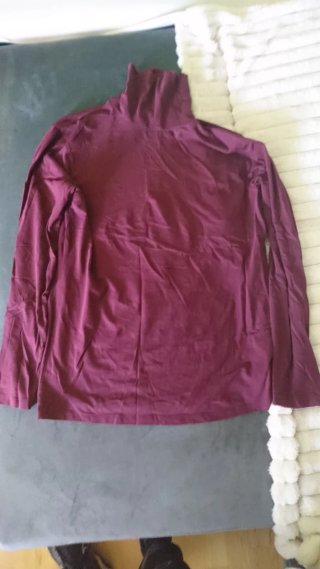 Camisa, camiseta de varios colores y marcas