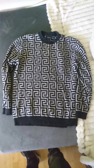 Camisa, camiseta de varios colores y marcas