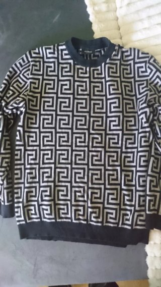 Camisa, camiseta de varios colores y marcas