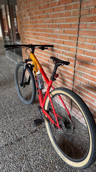 Trek Marlin 7- Color Pro Team