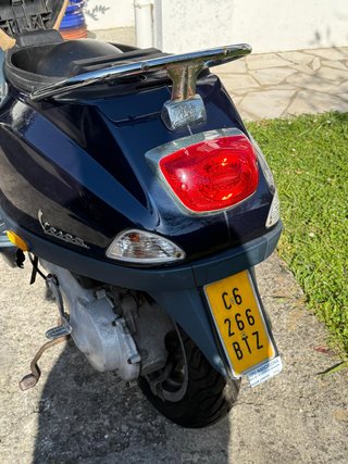 Vespa LX 50 azul 2009 - 9.000 km