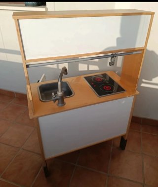 Cocina de juguete madera y blanco