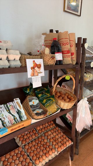 Estantería de madera para tienda de alimentación
