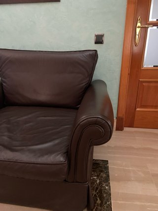 2 Sillones de Cuero Marrón Oscuro