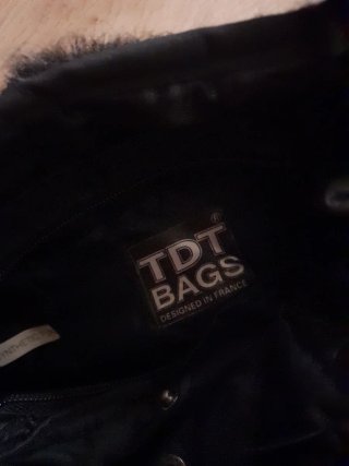 Bolso de mano pelito negro