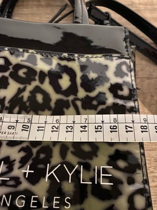 Mini borsa Kendall + Kylie leopardata