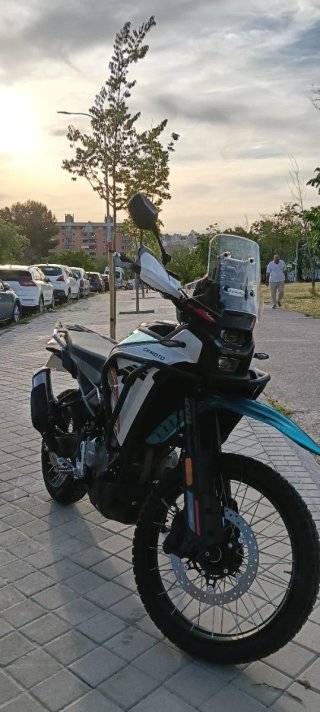 CFMOTO 450MT