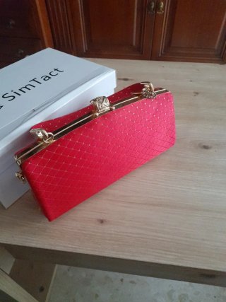 Bolso de fiesta rojo de mano