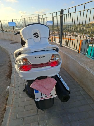 Suzuki Burgman 400 ABS Blanca