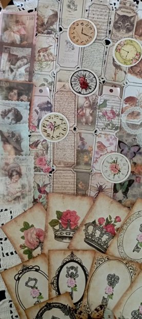 Caixa com Papéis e Adesivos para Scrapbooking