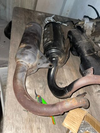 2 escapes Peugeot Trekker 50