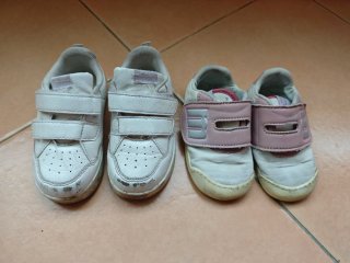 5€ par.Tenis niña blancos y rosas
