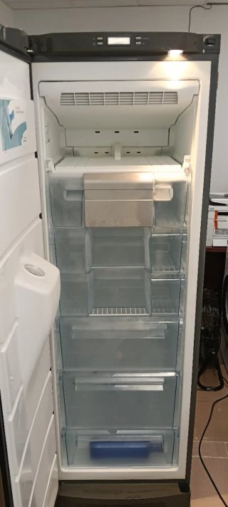 Congelador Vertical Electrolux