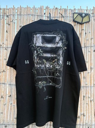 Camiseta 44 La Isla Oscura