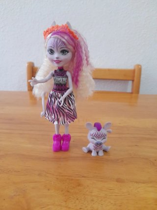 Muñeca Enchantimals con mascota