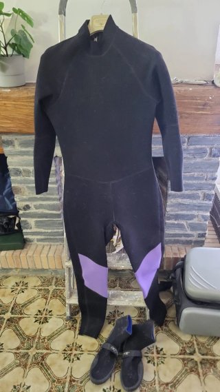 Neopreno XL con escarpines talla 43-46